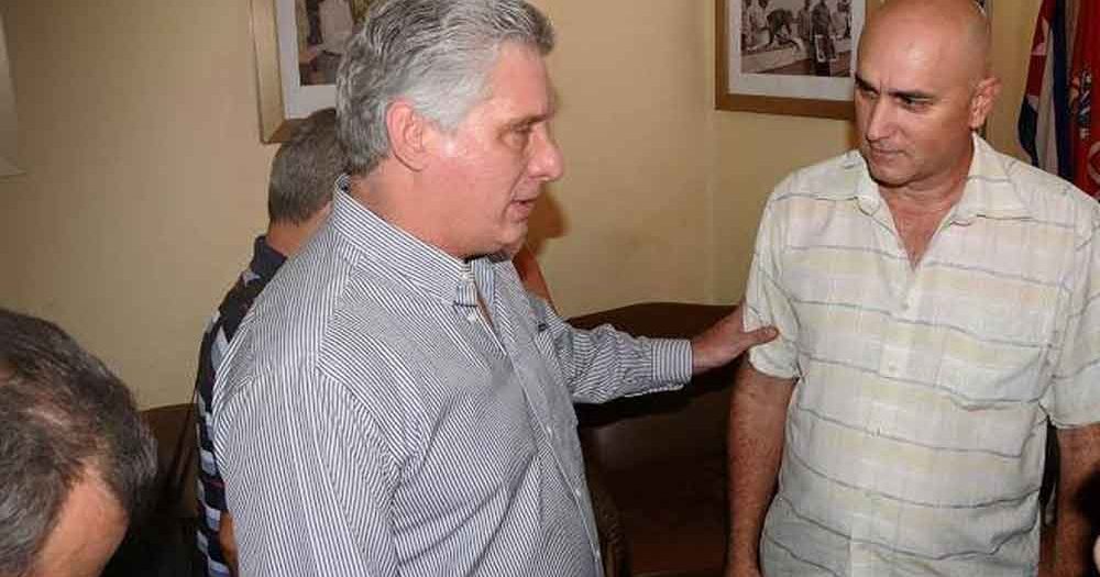 Díaz-Canel visitó el periódico Escambray e intercambió con el personal periodístico sobre los desafíos que el contexto actual impone a la prensa cubana