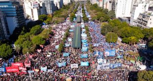 Historical Work in Plaza de Mayo, Argentina – Escambray