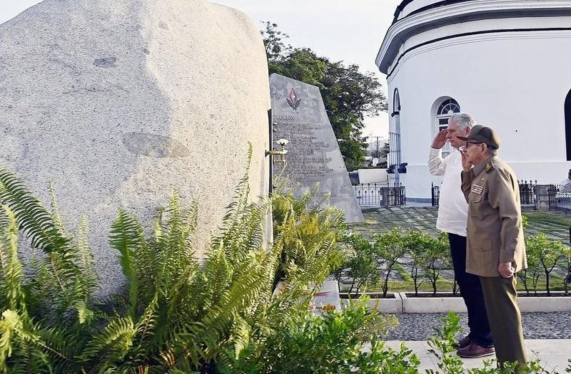 santiago de cuba, raul castro, diaz-canel, cementerio santa ifigenia, fidel castro