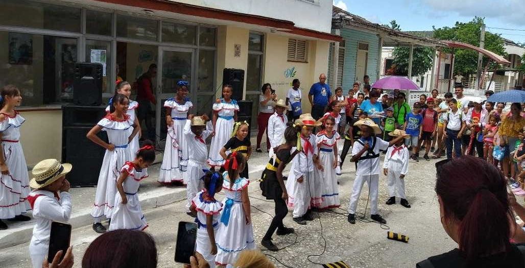 yaguajay, jarahueca, ada elba perez, bienal identidad