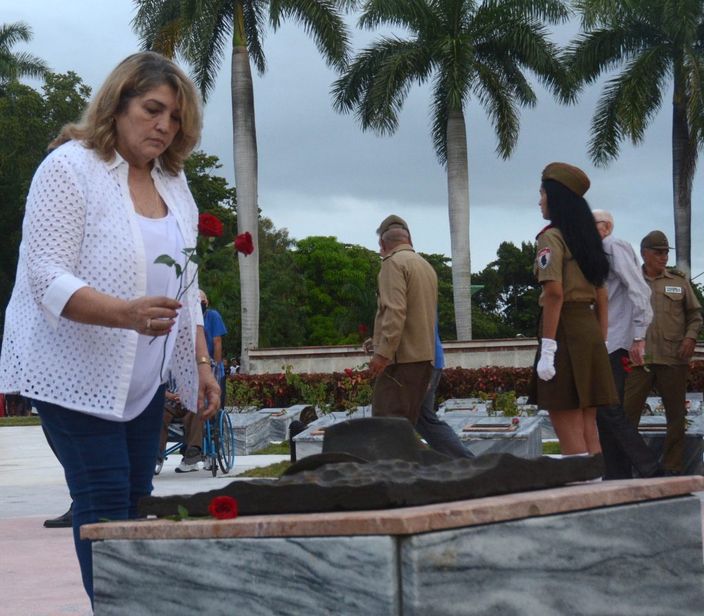 Deivy Pérez Martín encabezó el homenaje a Camilo en Yaguajay.