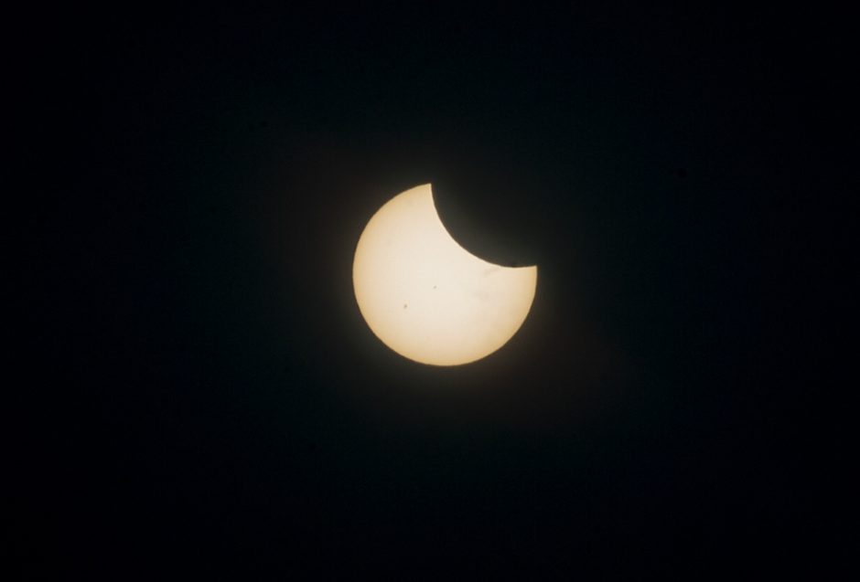 Eclipse anular de sol. (Foto: Ismael Francisco/ Cubadebate)
