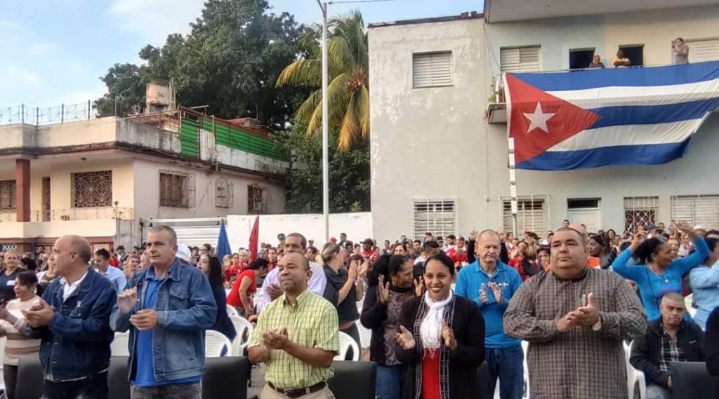 Una nutrida representación de los espirituanos participó en la conmemoración.