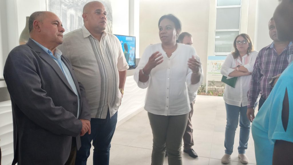 En el hotel Meliá Trinidad Península la vice primera ministra conoció de la gestión eficiente de la operación turística.