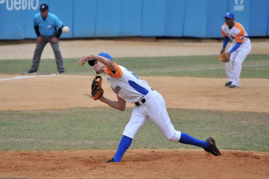 Carlos Benavides, abridor por los Gallos. (Foto: Carolina Vilches Monzón)