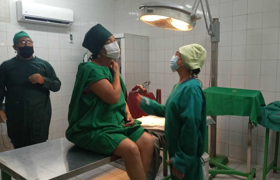 Los pacientes agradecen la calidad del servicio y la atención de los profesionales que realizan turnos quirúrgicos en el salón de cirugía menor de Trinidad.