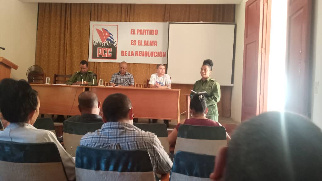 Al evaluar las deficiencias que atentan contra el saneamiento y la higiene del municipio, se indicó trabajar con prontitud en la supresión de salideros, la limpieza de los cursos superficiales y de vertimientos de aguas albañales, así como la recogida de los desechos sólidos.