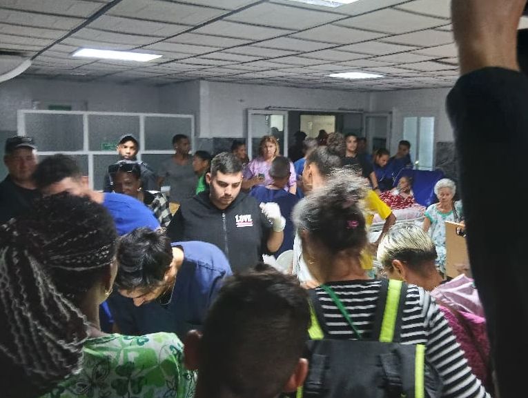 INCENDIO EN HOSPITAL DE CIENFUEGOS: Evacuación sin heridos, pero crisis bancaria agudiza la situación