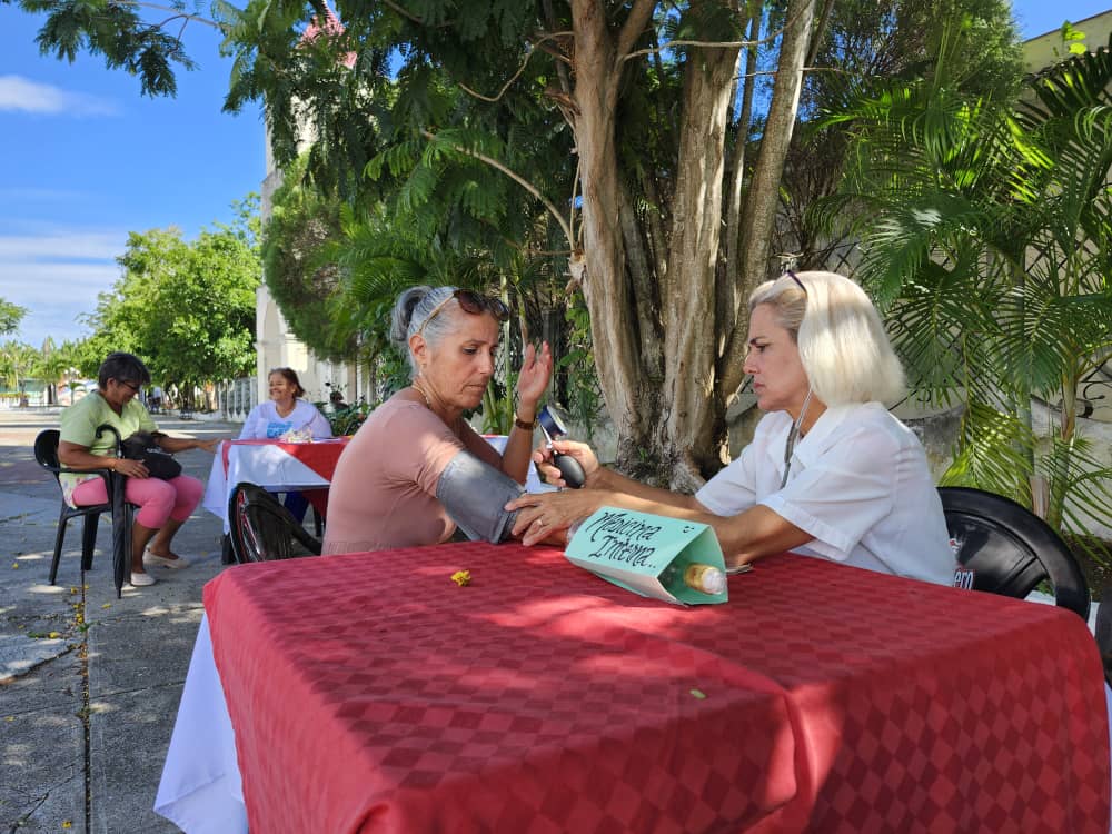 La feria por la salud acogió expoferias sobre la hipertensión y la consulta PrEP. 