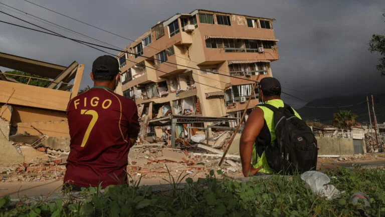 La furia de las entrañas de la tierra deja una imagen que hiela. FOTO: Tomada de Extra News