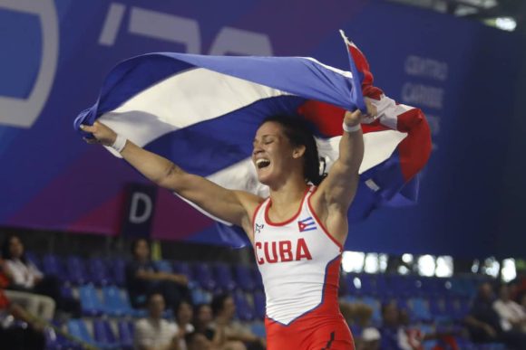 Greili Bencosme (50 kg) se impuso a la mexicana Mercedes Castillo por 5-0.